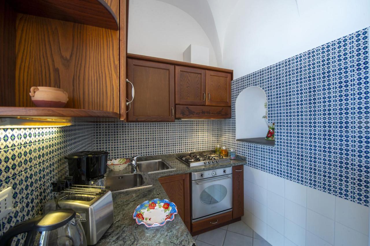 Domus Caterina Apartment Furore Bagian luar foto